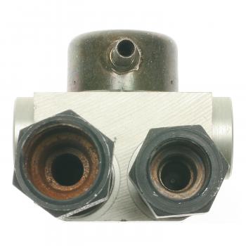 BWD 22870 - Fuel Injection Pressure Regulator BWD 22870 Fuel Injection Pressure Regulator product image 1 of 3