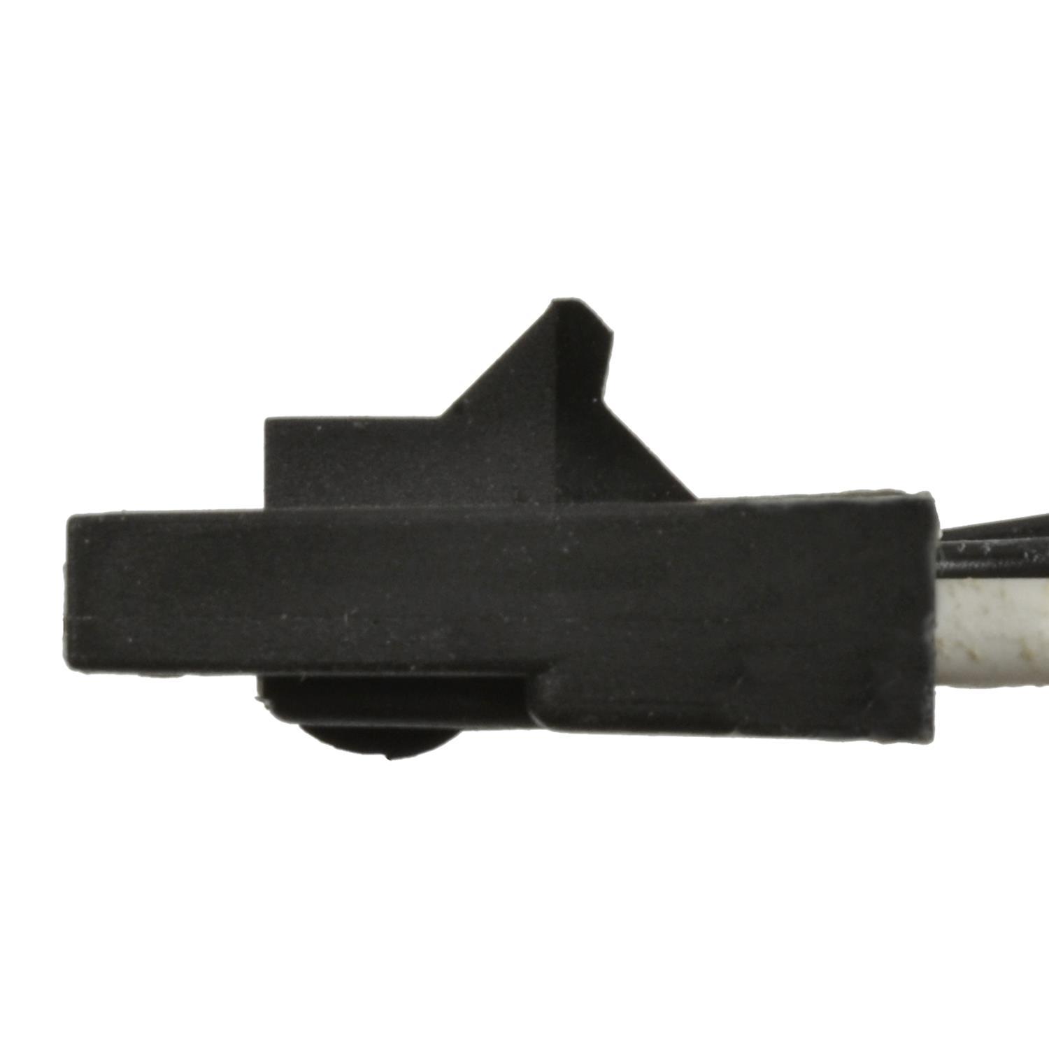 BWD PT2246 - A/C Compressor Cut-Out Switch Harness Connector BWD PT2246 A/C Compressor Cut-Out Switch Harness Connector product image 1 of 3
