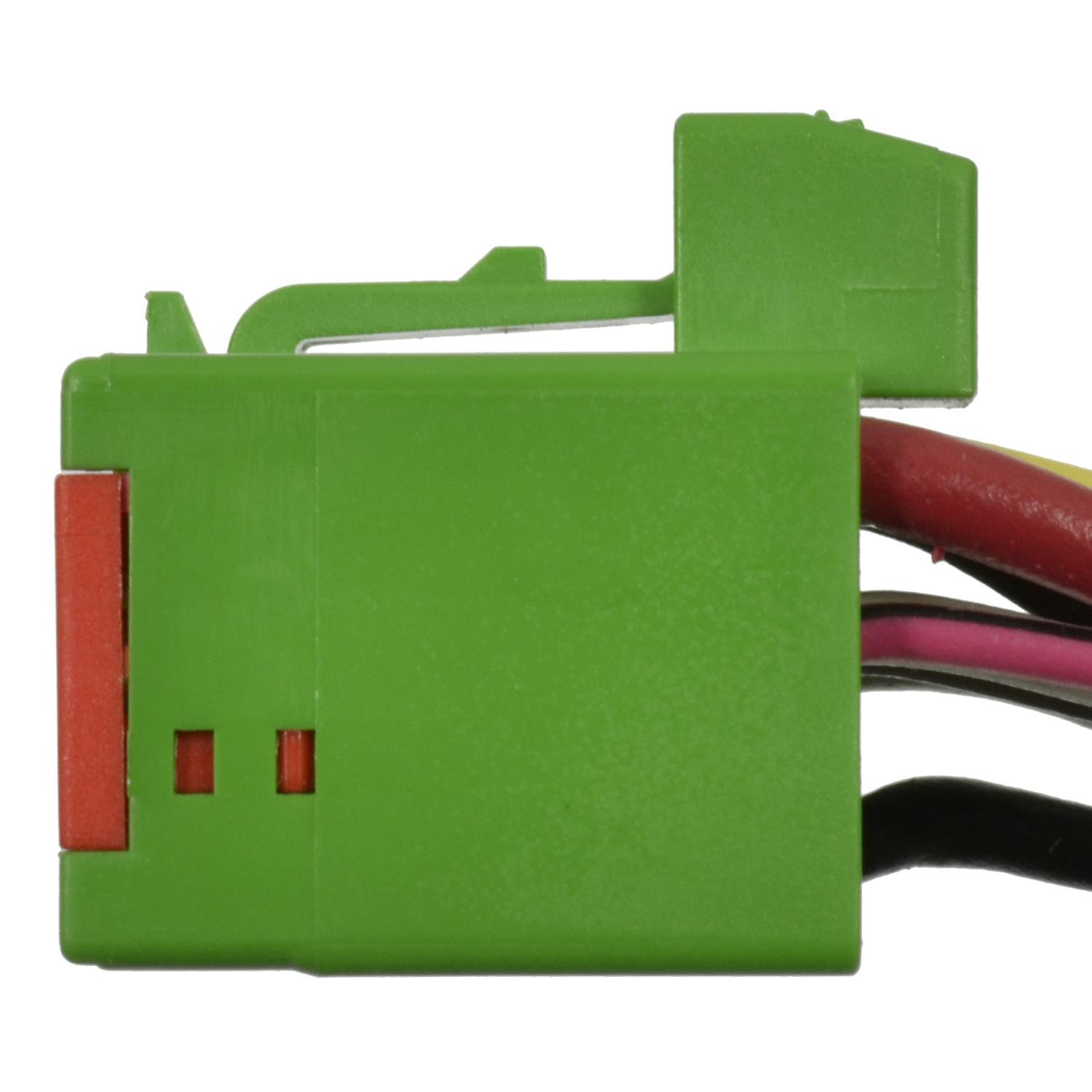 BWD PT2262 - Headlight Switch Connector BWD PT2262 A/C Compressor Cut-Out Switch Harness Connector product image 1 of 3