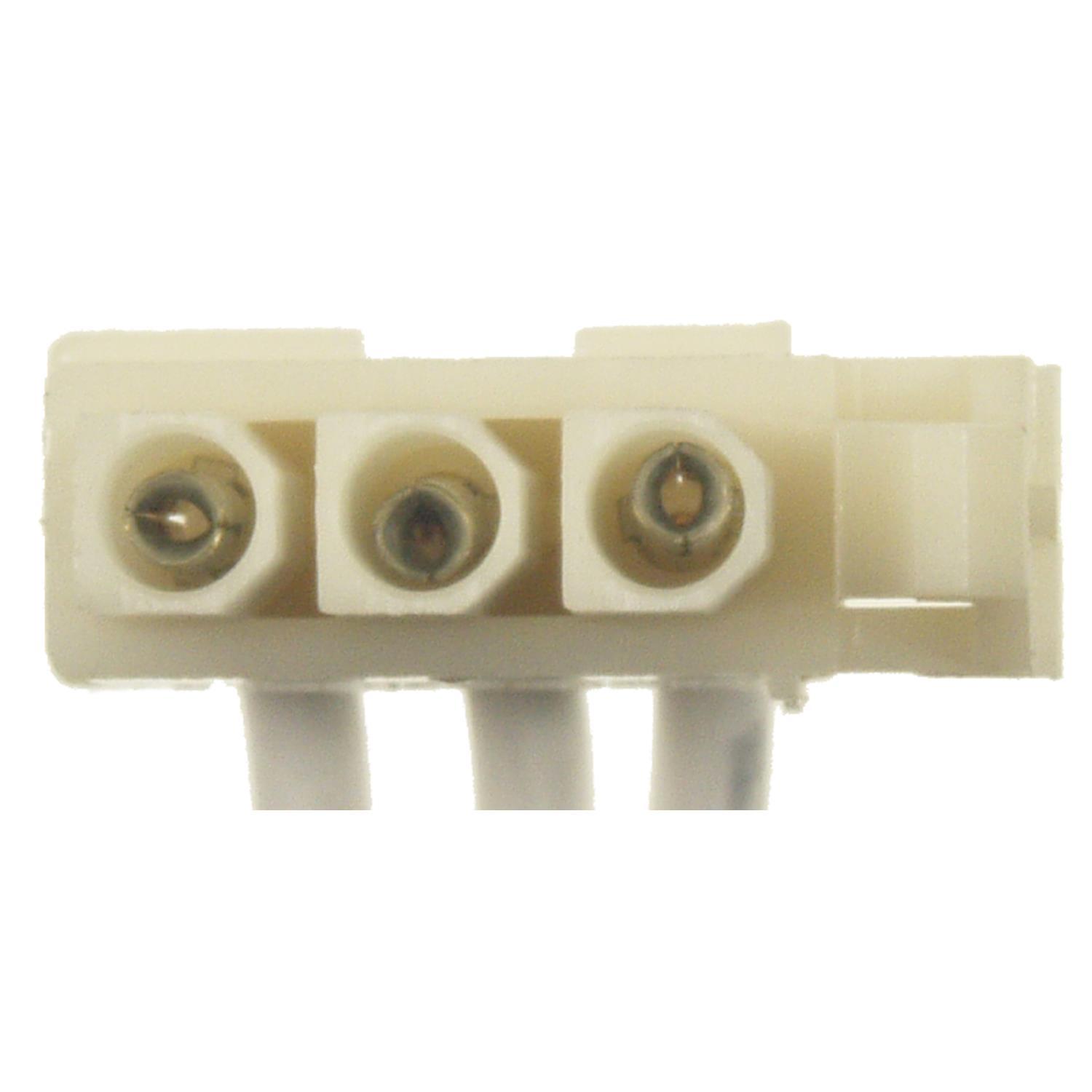 BWD PT708 - Radio Power Connector BWD PT708 Courtesy Light Connector product image 1 of 3