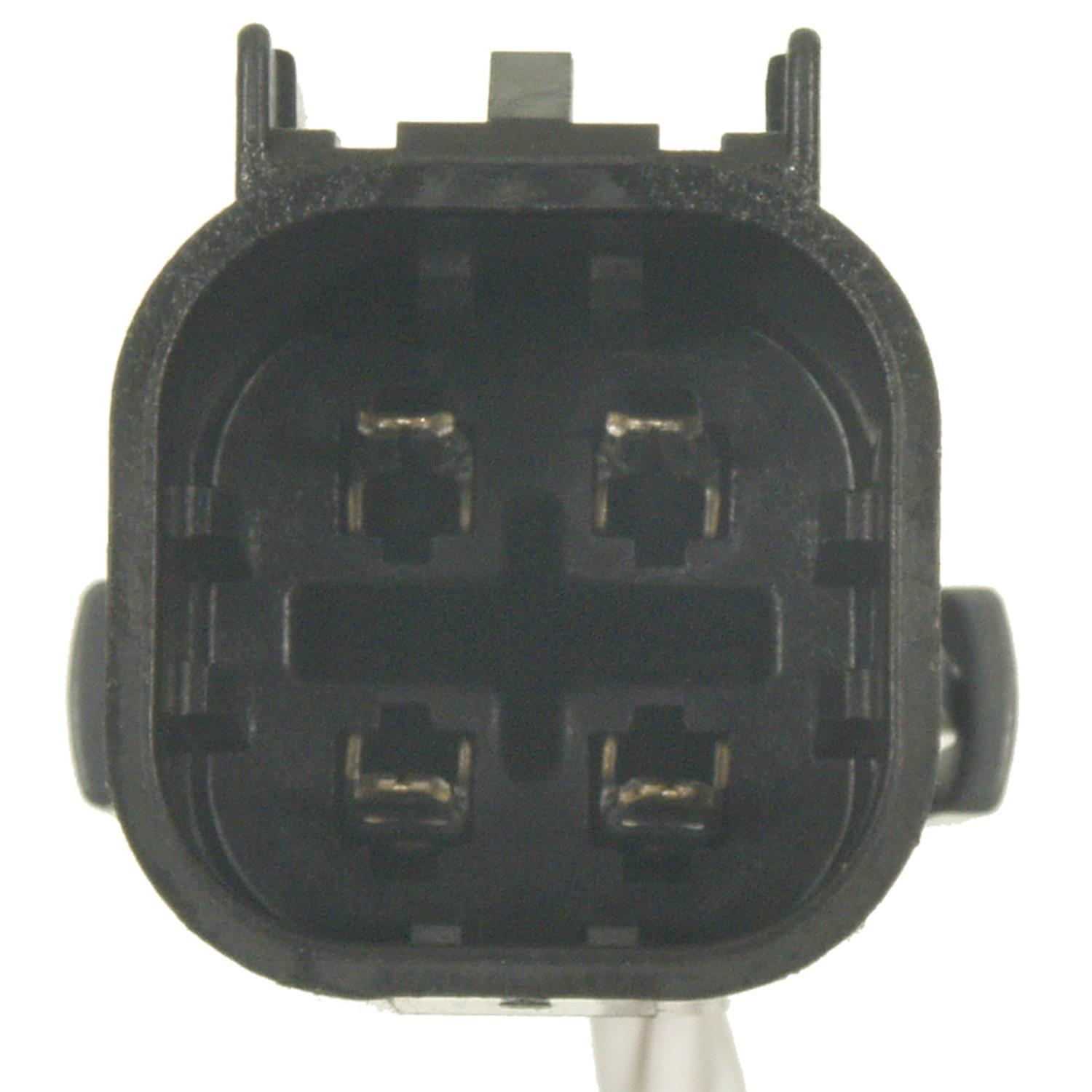 BWD PT717 - Engine Cooling Fan Motor Connector BWD PT717 Brake / Tail / Turn Signal Light Connector product image 1 of 4