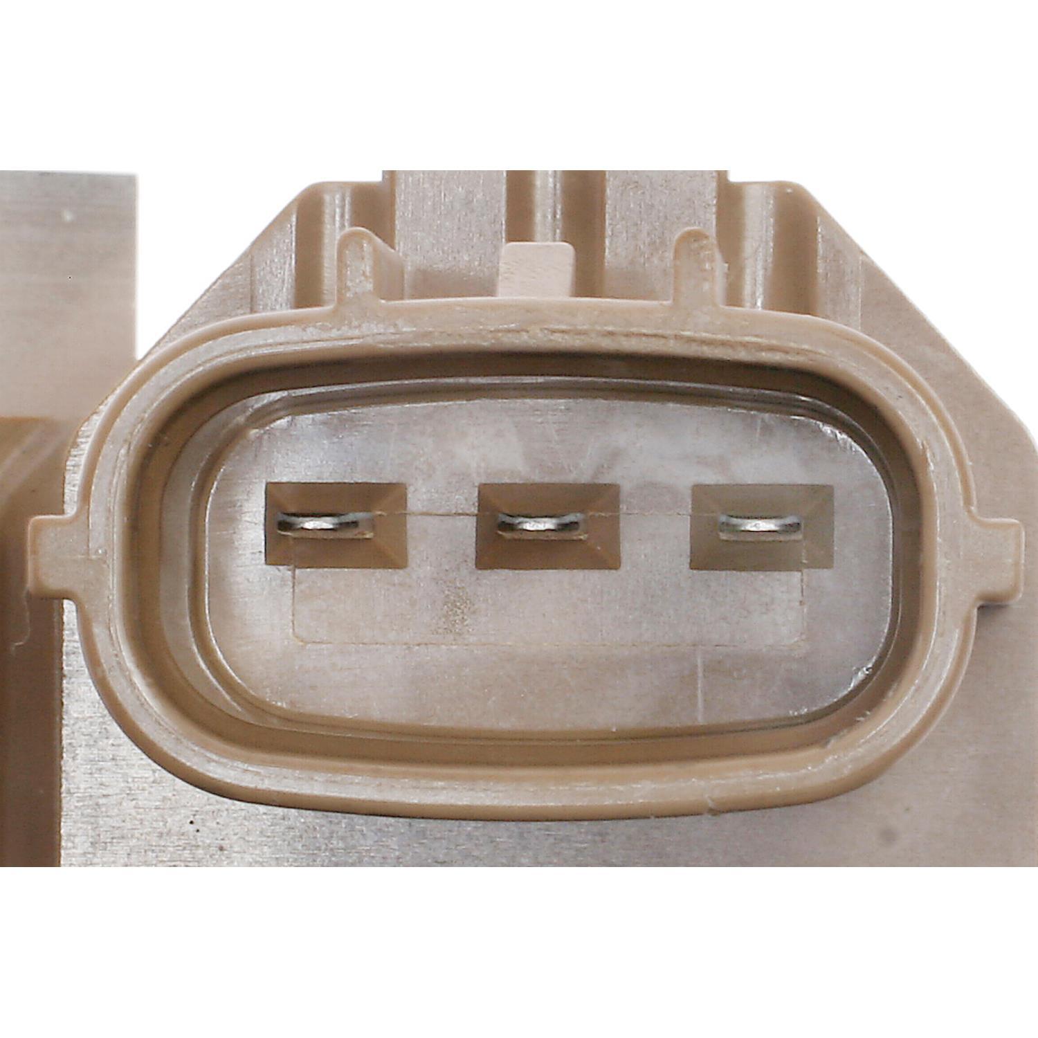 BWD R2020 Voltage Regulator product image 3 of 3