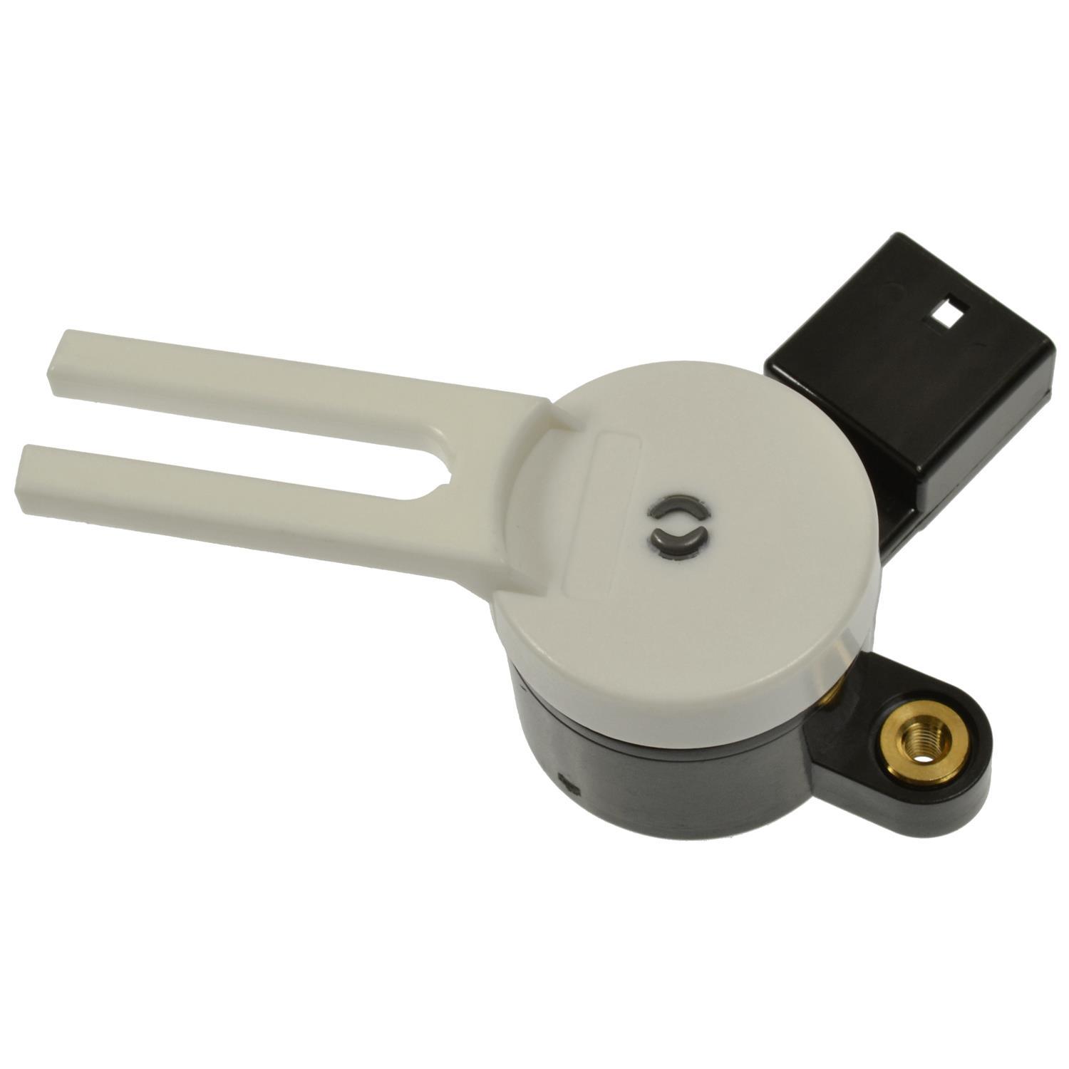 BWD S42061 - Brake Light Switch BWD S42061 Brake Light Switch product image 2 of 9