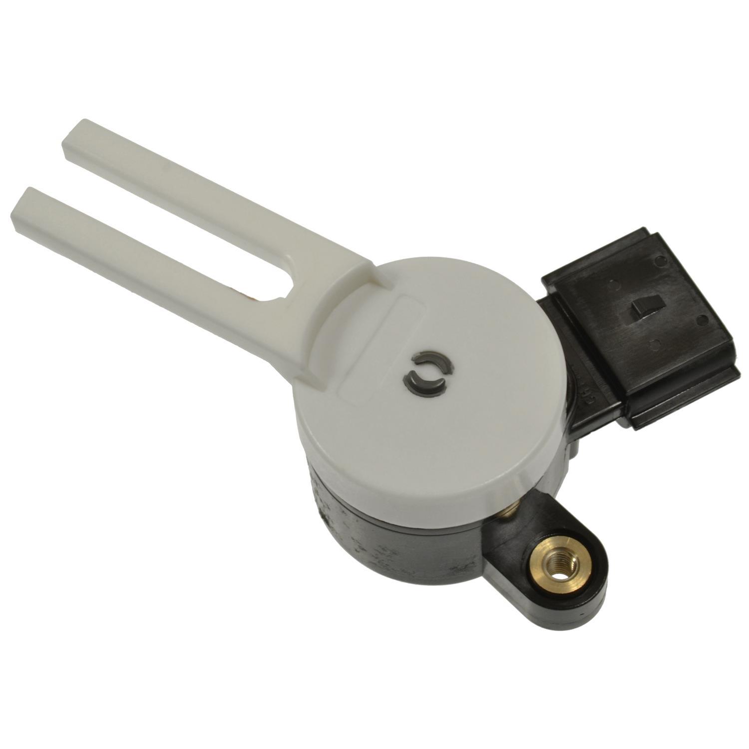BWD S42072 - Brake Light Switch BWD S42072 Brake Light Switch product image 2 of 9