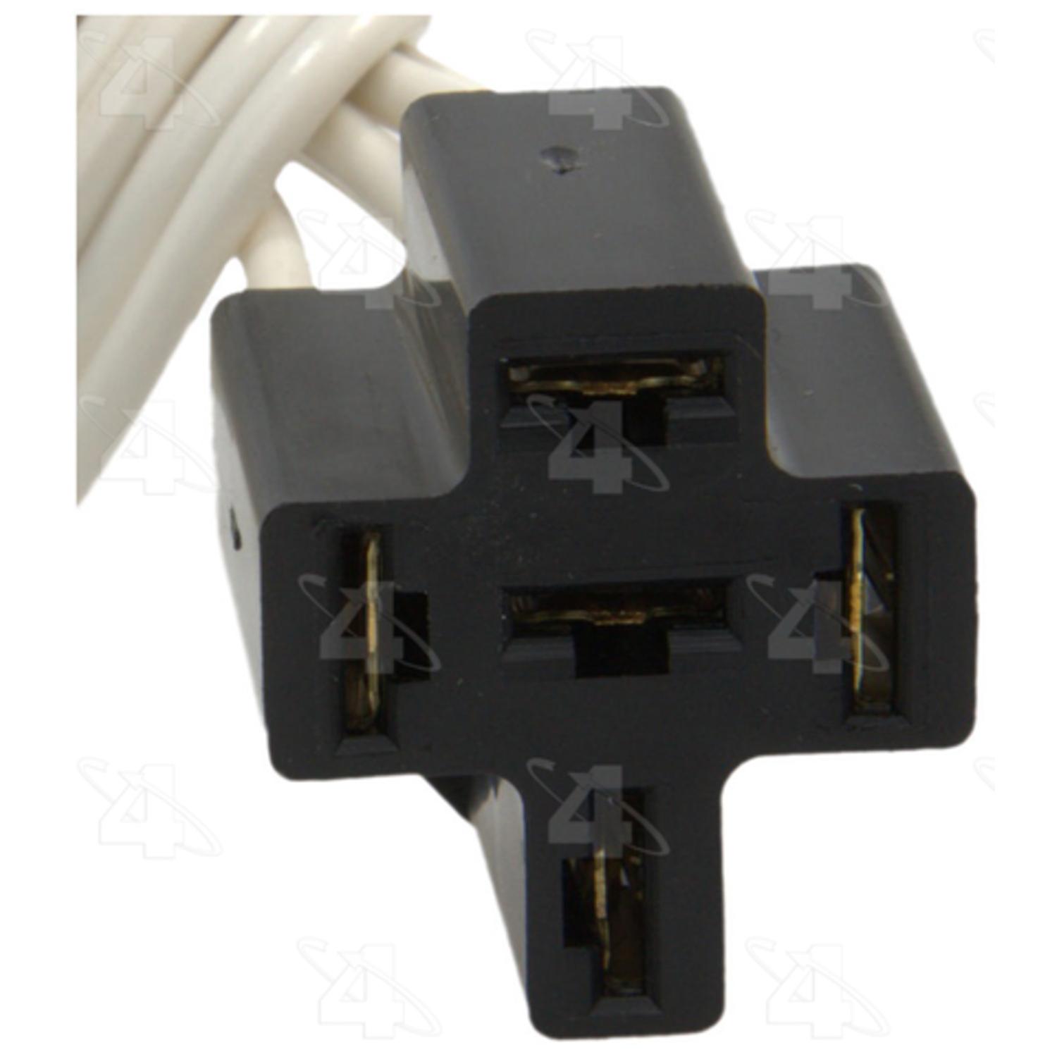 Four Seasons 37210 - HVAC Relay Connector Four Seasons 37210 A/C Clutch Control Relay Harness Connector product image 2 of 3
