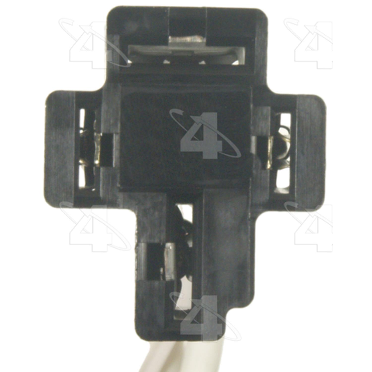 Four Seasons 37243 - HVAC Relay Connector Four Seasons 37243 A/C Clutch Control Relay Harness Connector product image 2 of 3