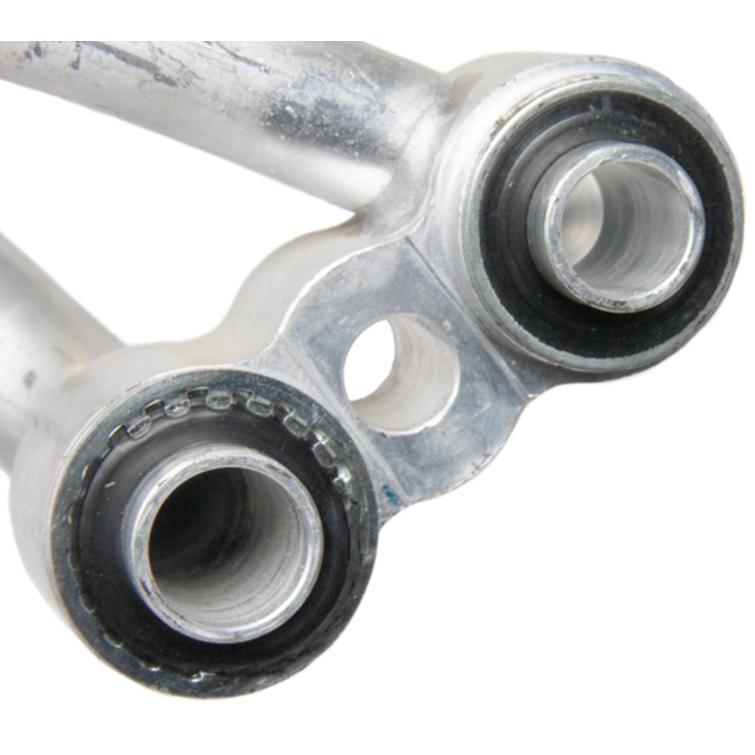 Four Seasons 56426 - A/C Refrigerant Discharge / Suction Hose Assembly Four Seasons 56426 A/C Manifold Hose Assembly product image 2 of 5