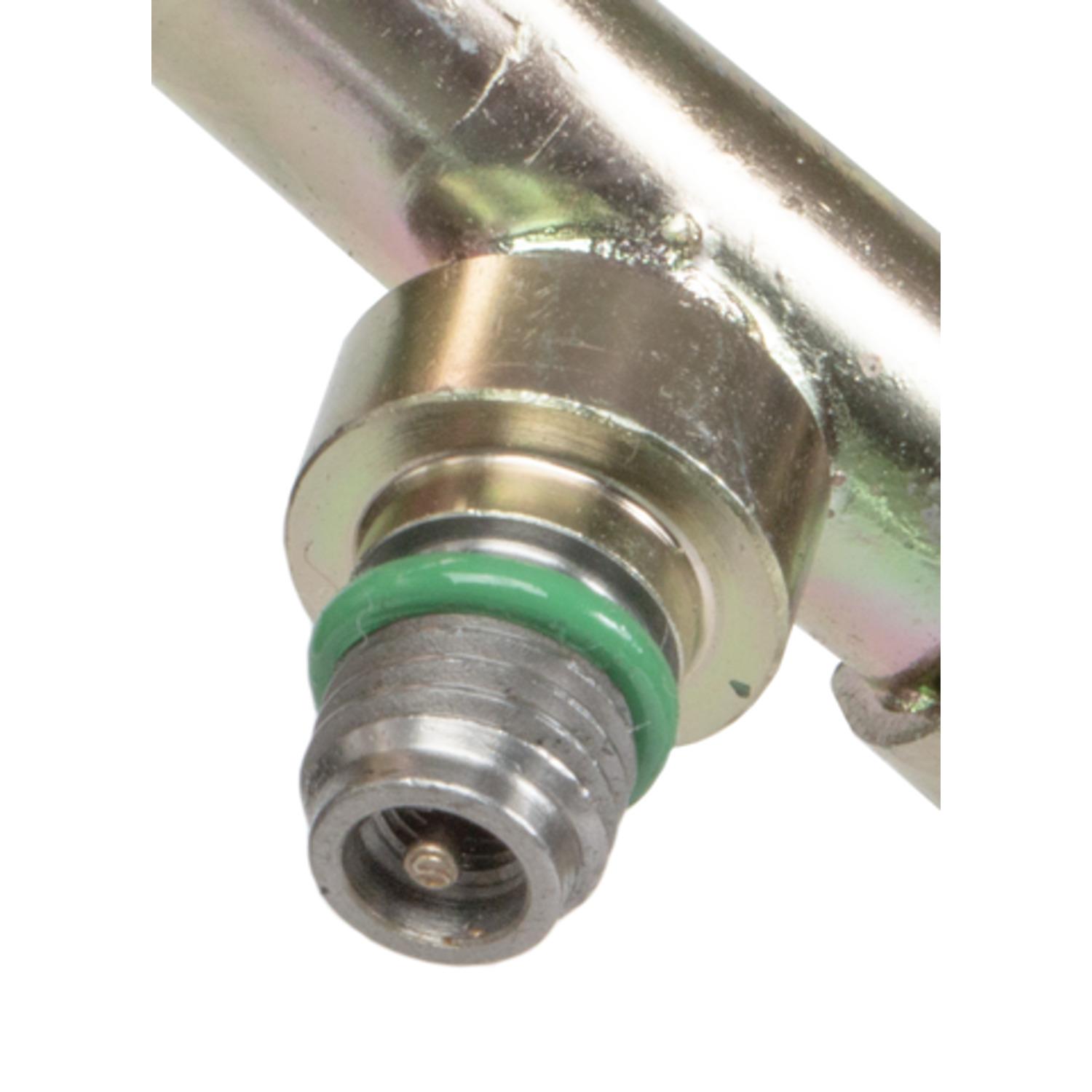 Four Seasons 56687 - A/C Refrigerant Discharge / Suction Hose Assembly Four Seasons 56687 A/C Manifold Hose Assembly product image 4 of 5