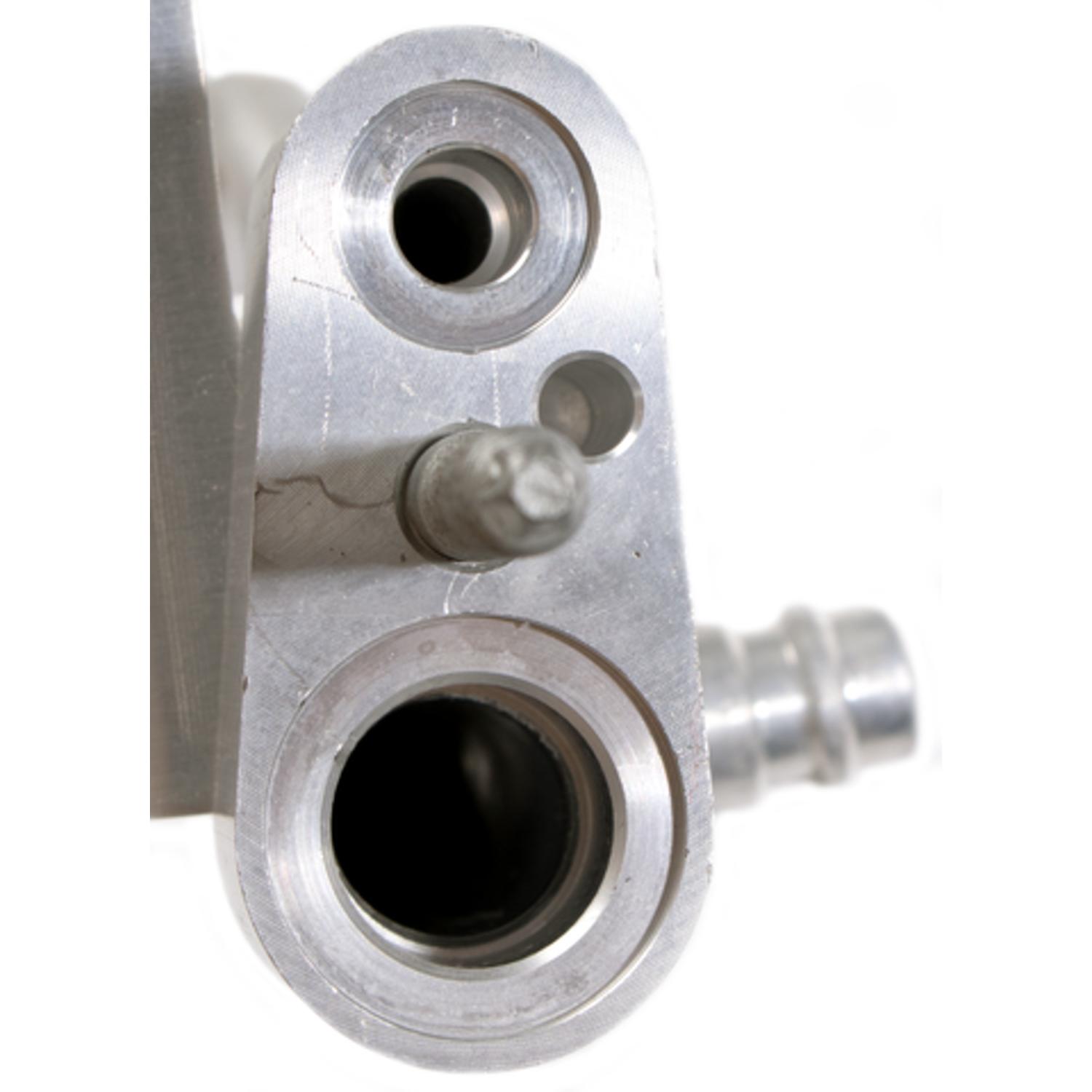 Four Seasons 65104 - A/C Refrigerant Discharge / Suction Hose Assembly Four Seasons 65104 A/C Manifold Hose Assembly product image 5 of 6