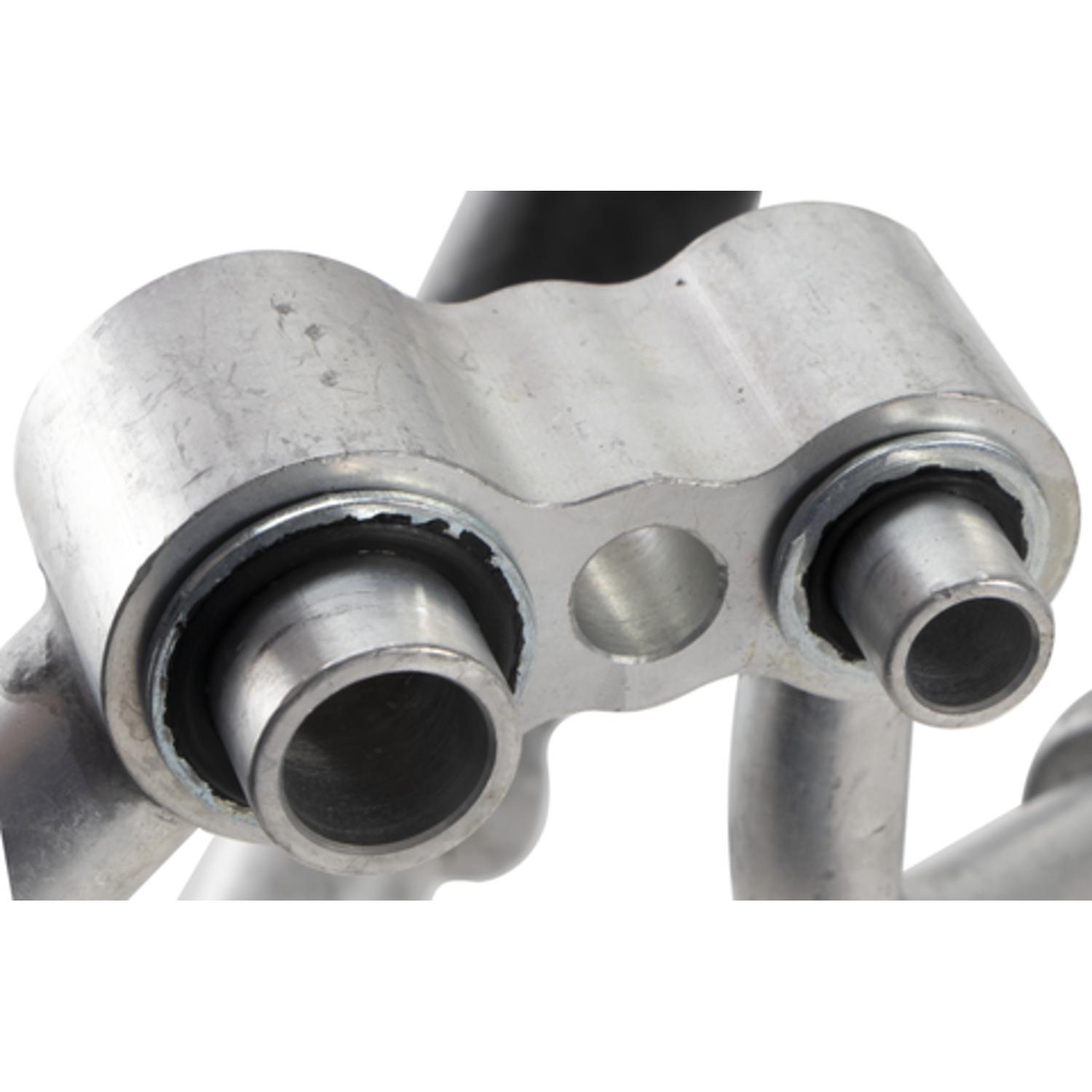 Four Seasons 65532 - A/C Refrigerant Discharge / Suction Hose Assembly Four Seasons 65532 A/C Manifold Hose Assembly product image 5 of 5
