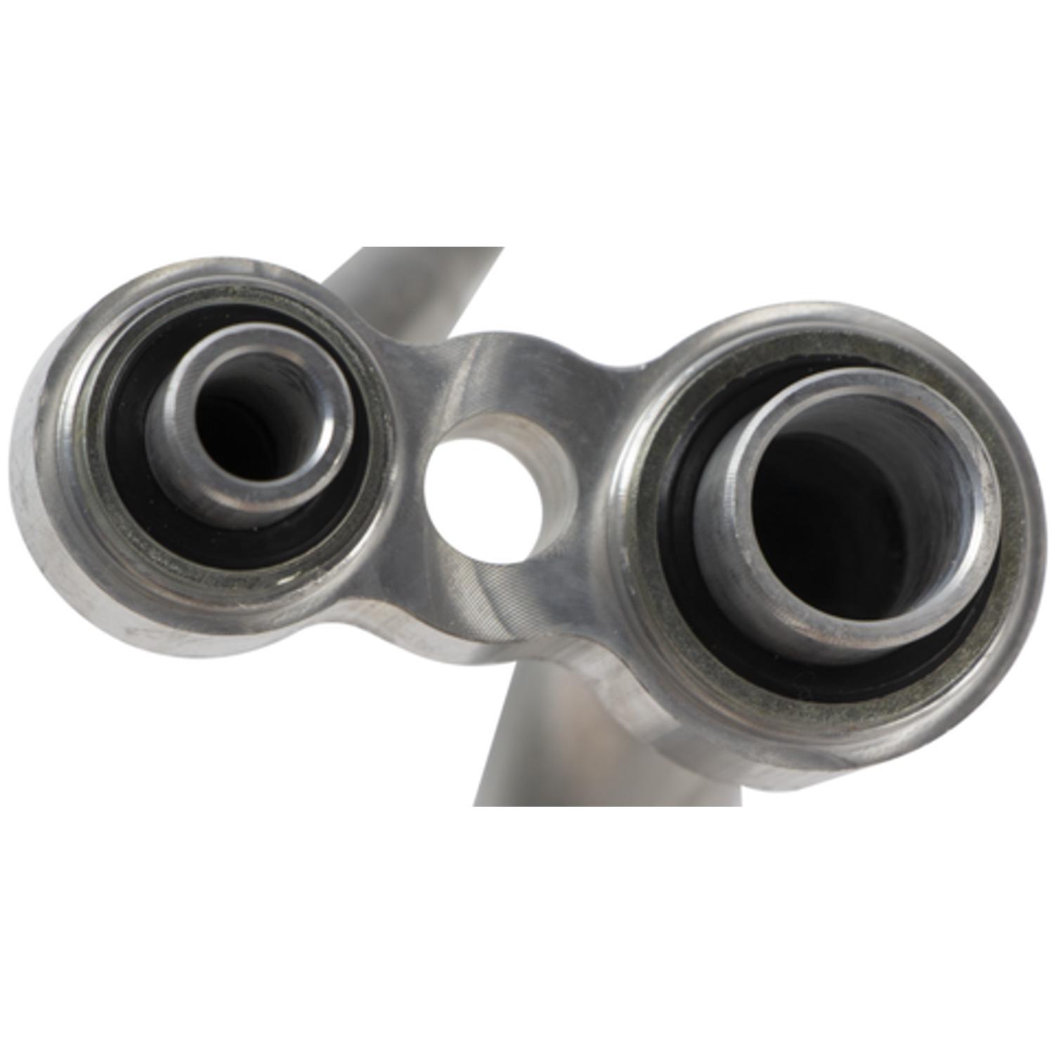 Four Seasons 66738 - A/C Refrigerant Discharge / Suction Hose Assembly Four Seasons 66738 A/C Manifold Hose Assembly product image 4 of 5