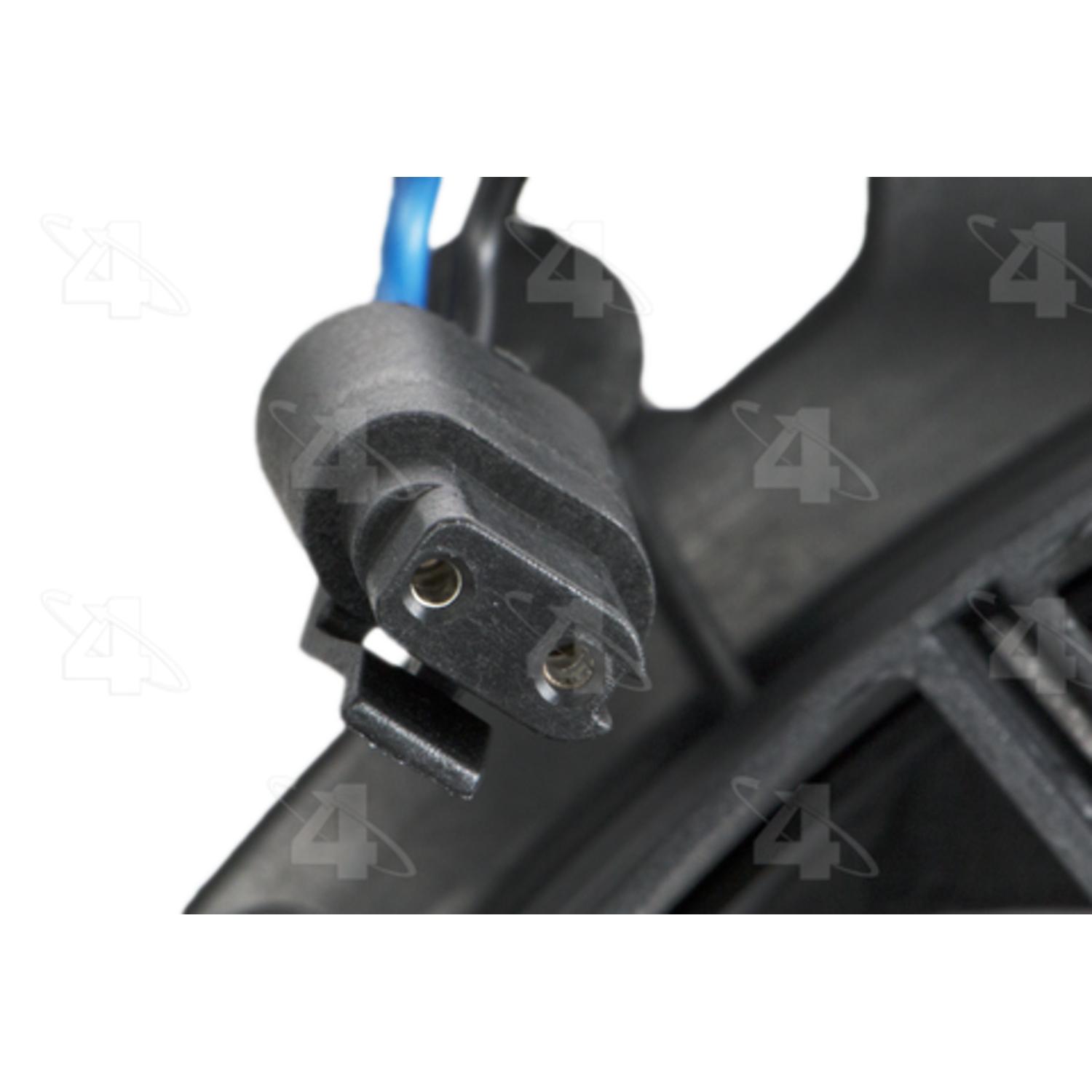 Four Seasons 75207 - Engine Cooling Fan Assembly Four Seasons 75207 Dual Radiator and Condenser Fan Assembly product image 2 of 3