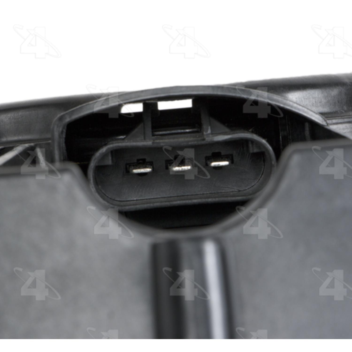 Four Seasons 75215 - Engine Cooling Fan Assembly Four Seasons 75215 Engine Cooling Fan Assembly product image 3 of 4