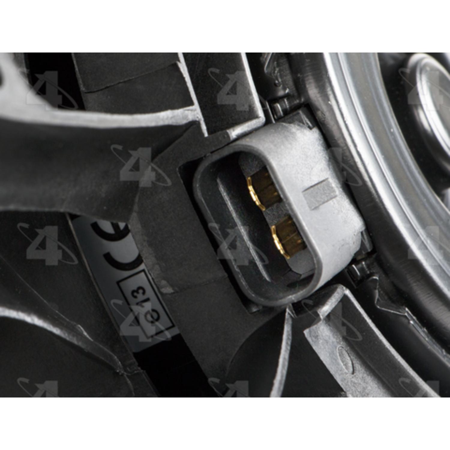 Four Seasons 75236 - Engine Cooling Fan Assembly Four Seasons 75236 Dual Radiator and Condenser Fan Assembly product image 3 of 3