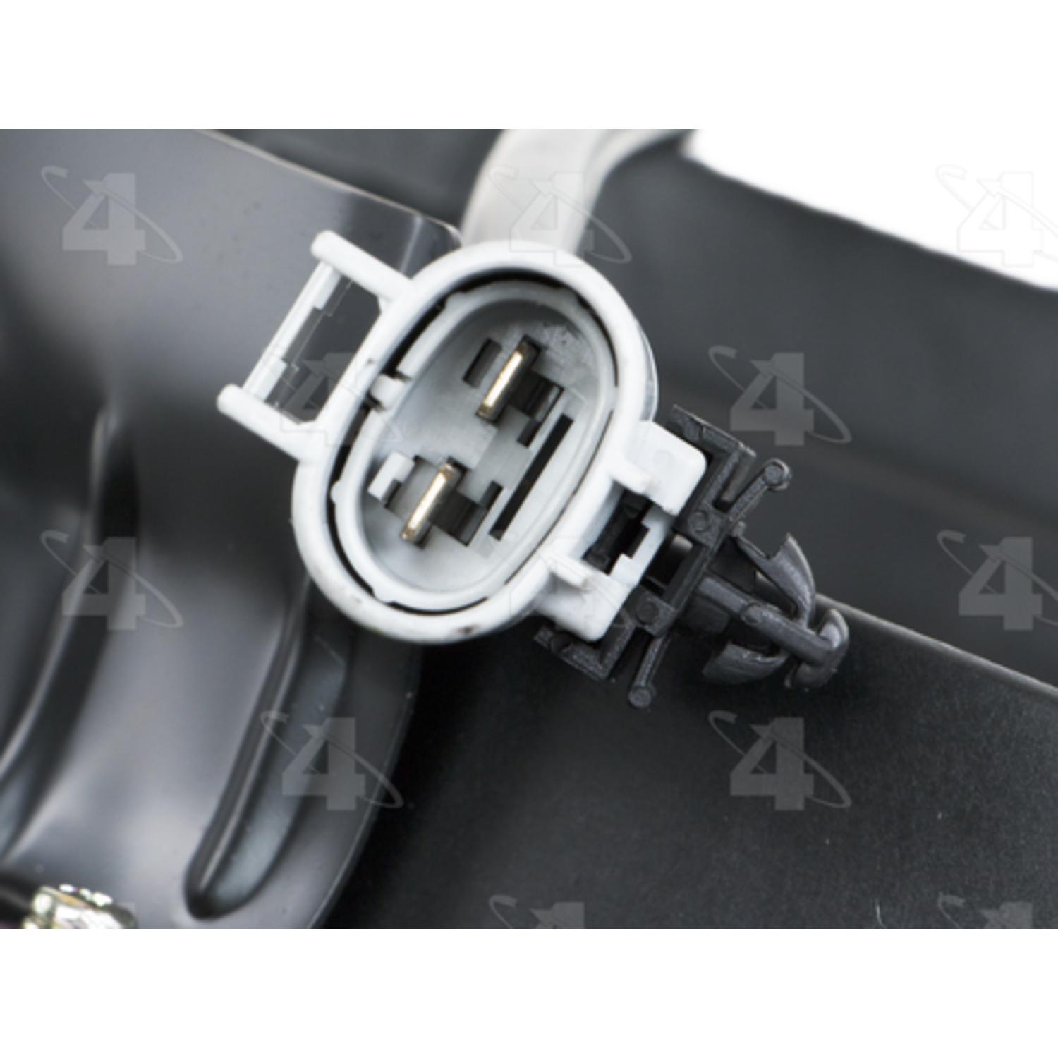 Four Seasons 75242 - Engine Cooling Fan Assembly Four Seasons 75242 Engine Cooling Fan Assembly product image 3 of 4
