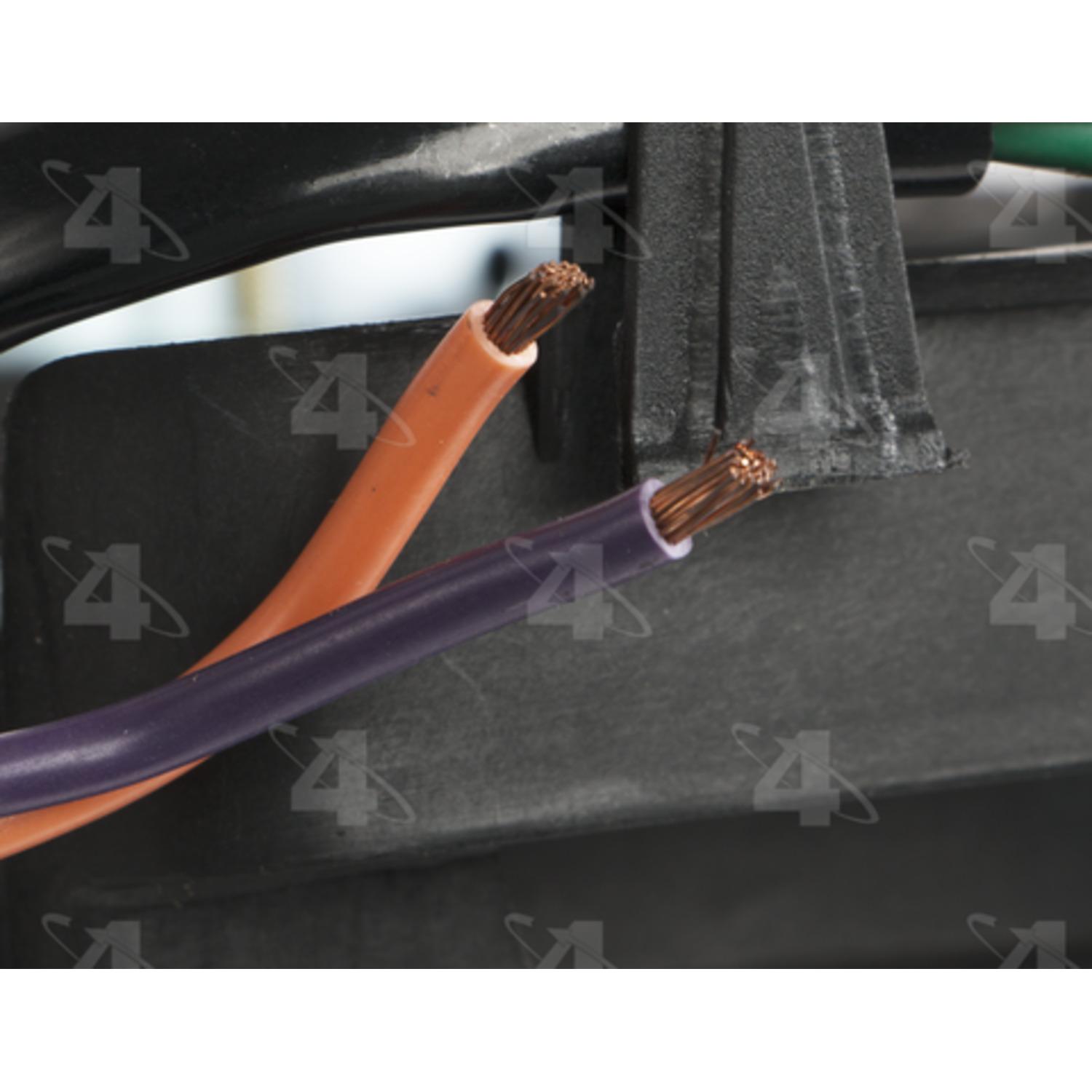 Four Seasons 76248 - Engine Cooling Fan Assembly Four Seasons 76248 Dual Radiator and Condenser Fan Assembly product image 3 of 5