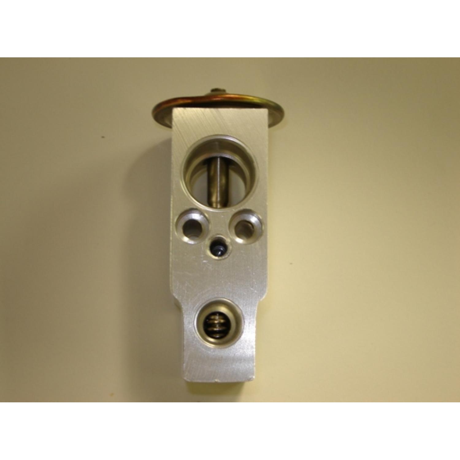 Global Parts Distributors 3411375 A/C Expansion Valve product image 1 of 1