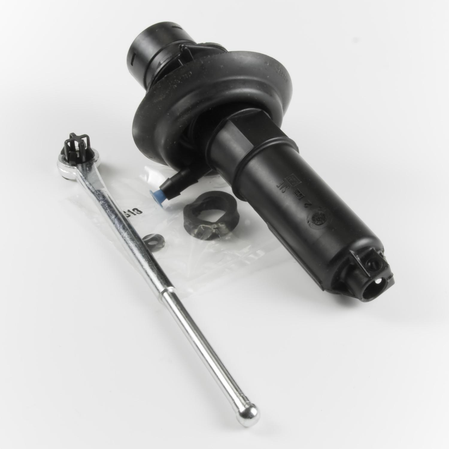 LuK LMC138 Clutch Master Cylinder product image 1 of 2