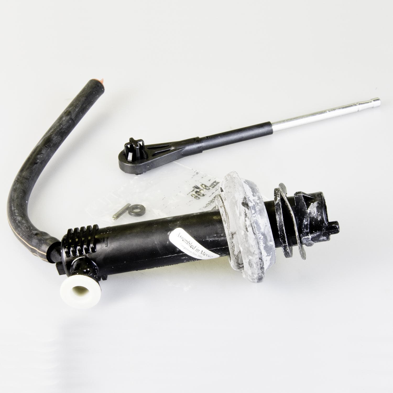 LuK LMC359 Clutch Master Cylinder product image 1 of 3