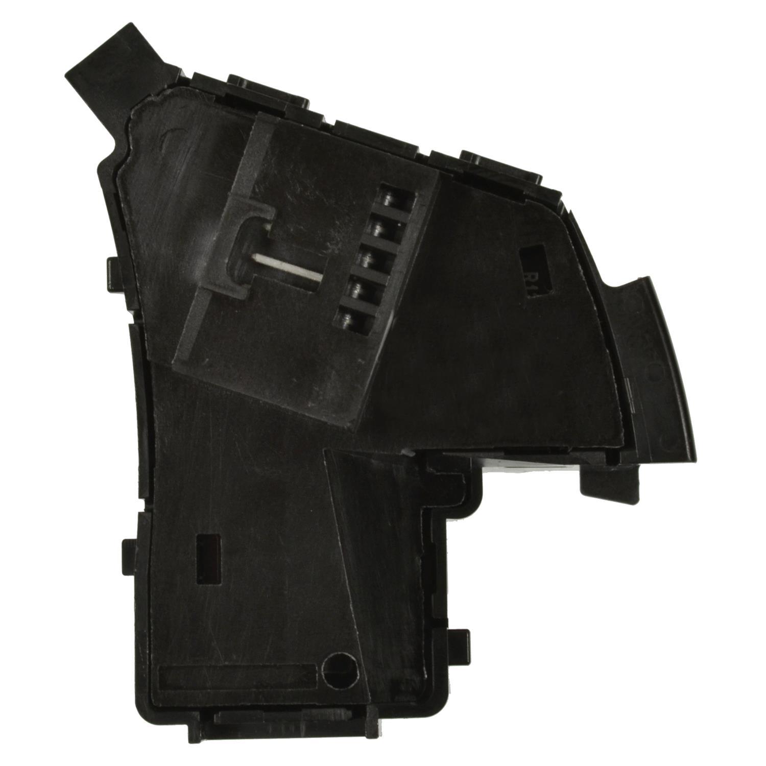 Standard Motor Products CCA1304 Cruise Control Switch product image 1 of 3