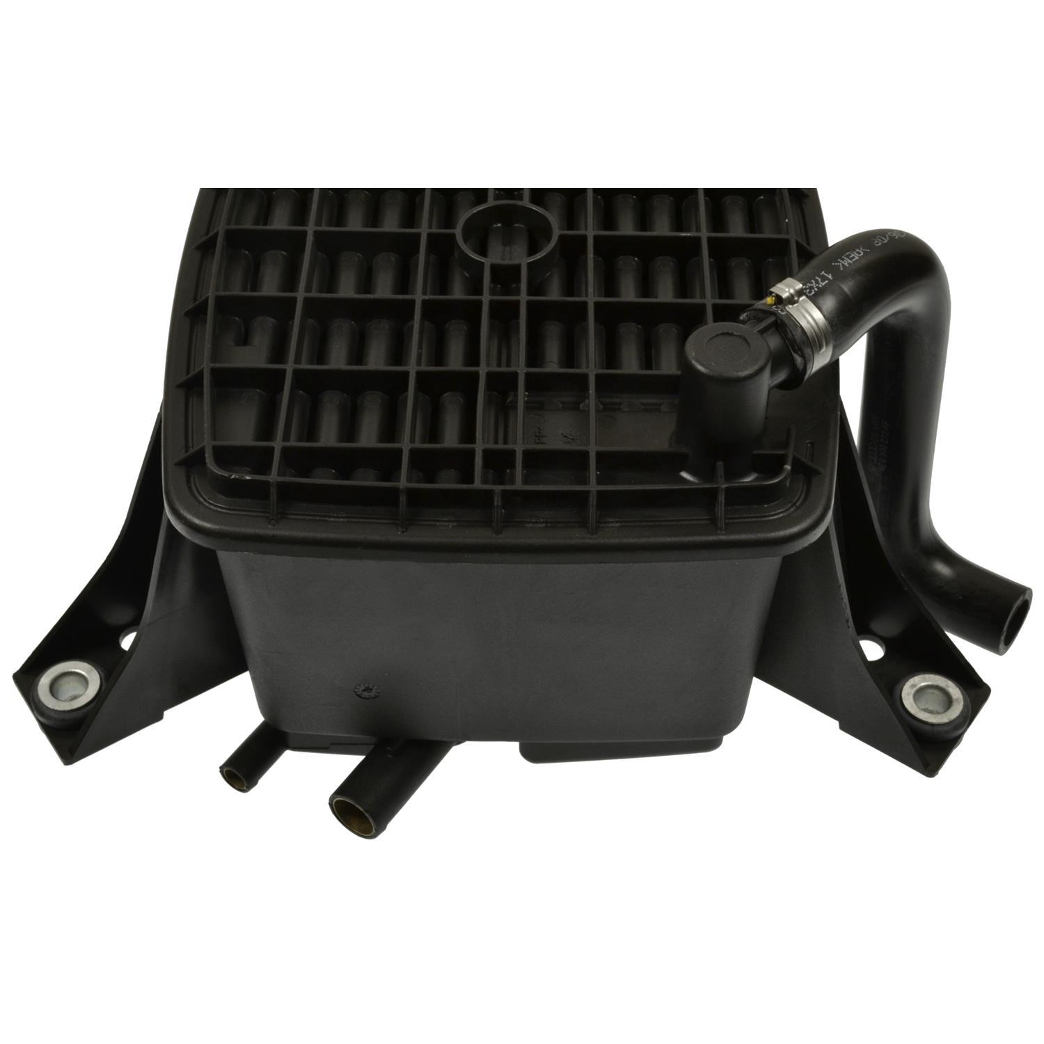 Standard Motor Products CP3361 - Vapor Canister Standard Motor Products CP3361 Vapor Canister product image 1 of 3