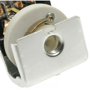 Standard Motor Products DS690 - Headlight Switch Standard Motor Products DS690 Headlight Switch product image 1 of 4