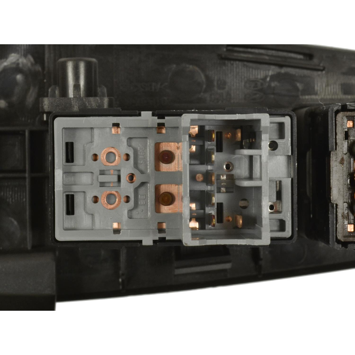 Standard Motor Products DWS1773 Door Window Switch product image 1 of 4