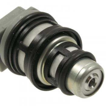 Standard Motor Products FJ100RP4 - Fuel Injector Standard Motor Products FJ100RP4 Fuel Injector product image 1 of 3