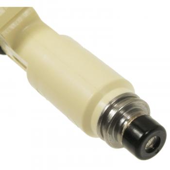 Standard Motor Products FJ1086 - Fuel Injector Standard Motor Products FJ1086 Fuel Injector product image 1 of 3