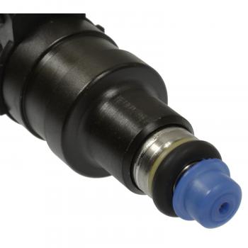 Standard Motor Products FJ111 - Fuel Injector Standard Motor Products FJ111 Fuel Injector product image 1 of 3