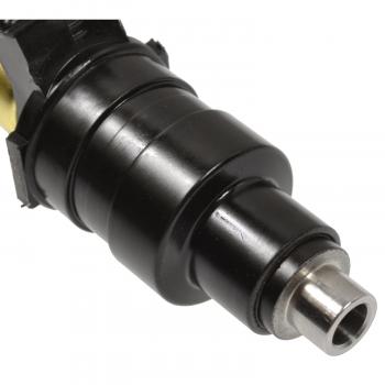 Standard Motor Products FJ122 - Fuel Injector Standard Motor Products FJ122 Fuel Injector product image 1 of 3