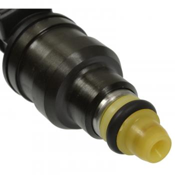 Standard Motor Products FJ133 Fuel Injector product image 1 of 3