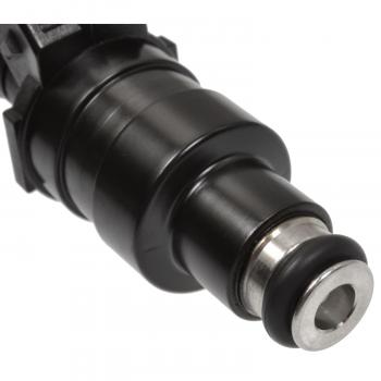 Standard Motor Products FJ153 Fuel Injector product image 1 of 3