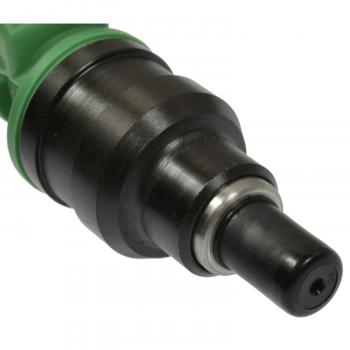Standard Motor Products FJ166 - Fuel Injector Standard Motor Products FJ166 Fuel Injector product image 1 of 3
