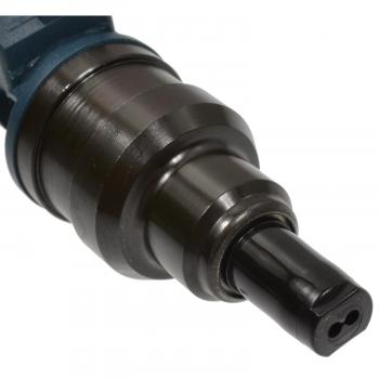 Standard Motor Products FJ203 - Fuel Injector Standard Motor Products FJ203 Fuel Injector product image 1 of 3