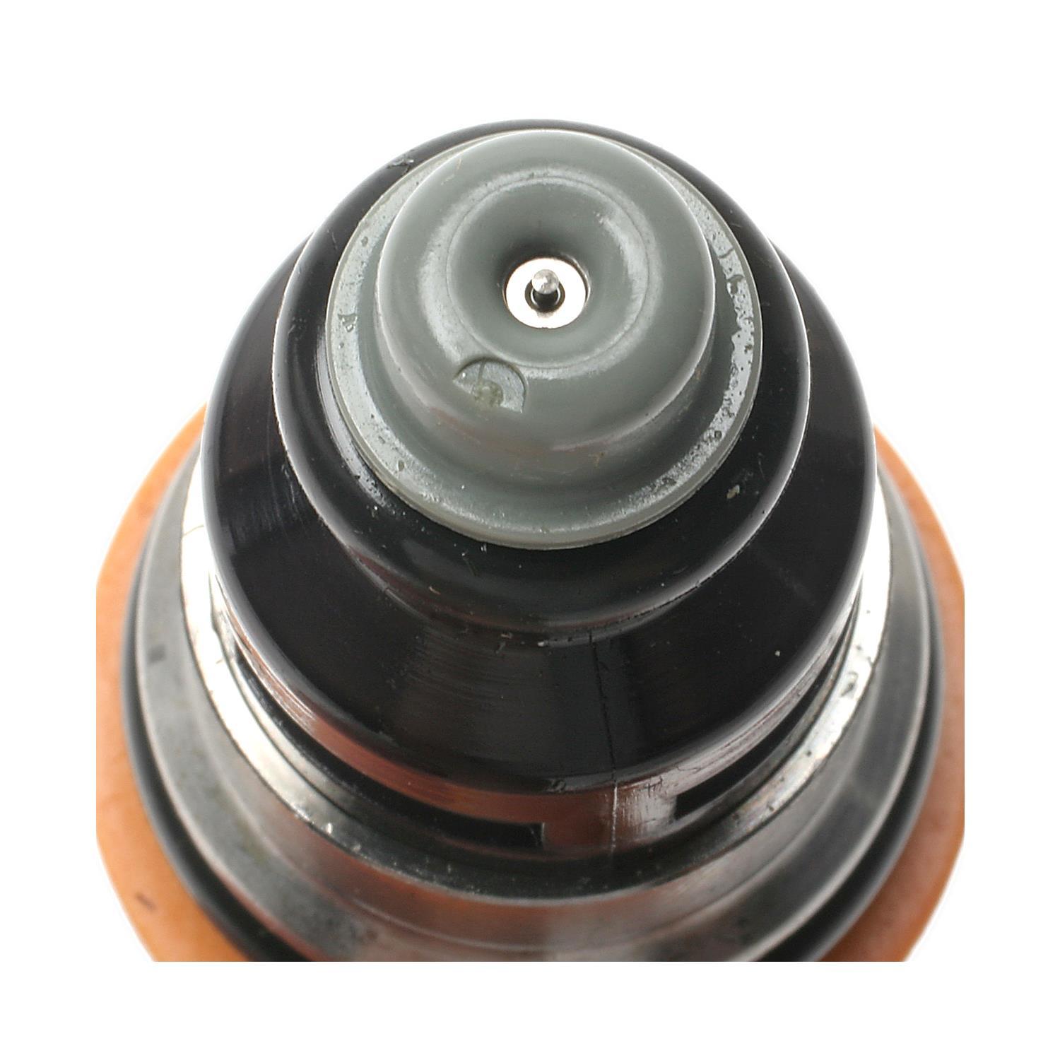 Standard Motor Products FJ222 - Fuel Injector Standard Motor Products FJ222 Fuel Injector product image 1 of 3