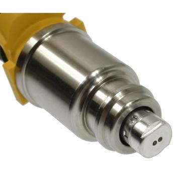 Standard Motor Products FJ334 Fuel Injector product image 1 of 3