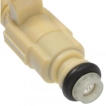 Standard Motor Products FJ493 Fuel Injector product image 1 of 3