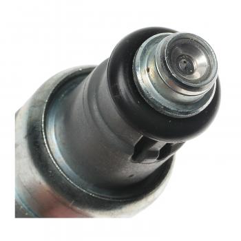 Standard Motor Products FJ498 Fuel Injector product image 1 of 3