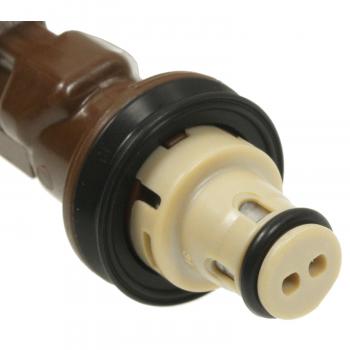 Standard Motor Products FJ585 Fuel Injector product image 1 of 3