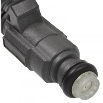 Standard Motor Products FJ653 Fuel Injector product image 1 of 3