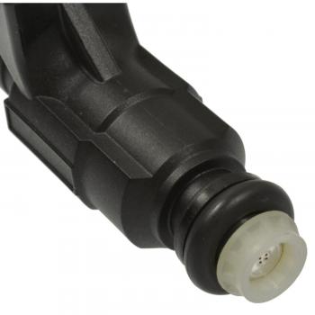 Standard Motor Products FJ665 Fuel Injector product image 1 of 3