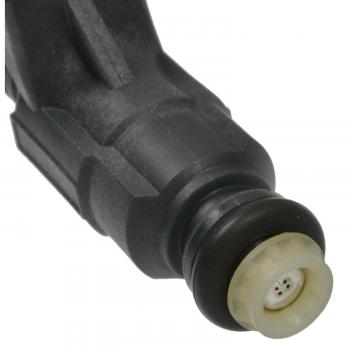 Standard Motor Products FJ671 - Fuel Injector Standard Motor Products FJ671 Fuel Injector product image 1 of 3