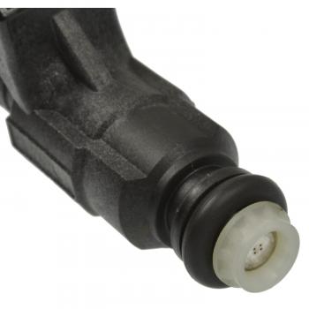 Standard Motor Products FJ677 Fuel Injector product image 1 of 3