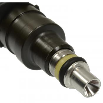 Standard Motor Products FJ680 Fuel Injector product image 1 of 3