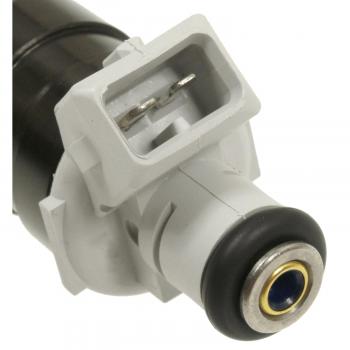 Standard Motor Products FJ685 - Fuel Injector Standard Motor Products FJ685 Fuel Injector product image 3 of 3
