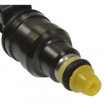 Standard Motor Products FJ686 Fuel Injector product image 1 of 3
