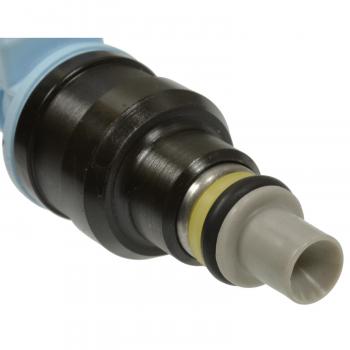 Standard Motor Products FJ717 Fuel Injector product image 1 of 3