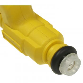 Standard Motor Products FJ730 - Fuel Injector Standard Motor Products FJ730 Fuel Injector product image 1 of 3