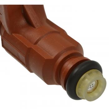 Standard Motor Products FJ746 Fuel Injector product image 1 of 3